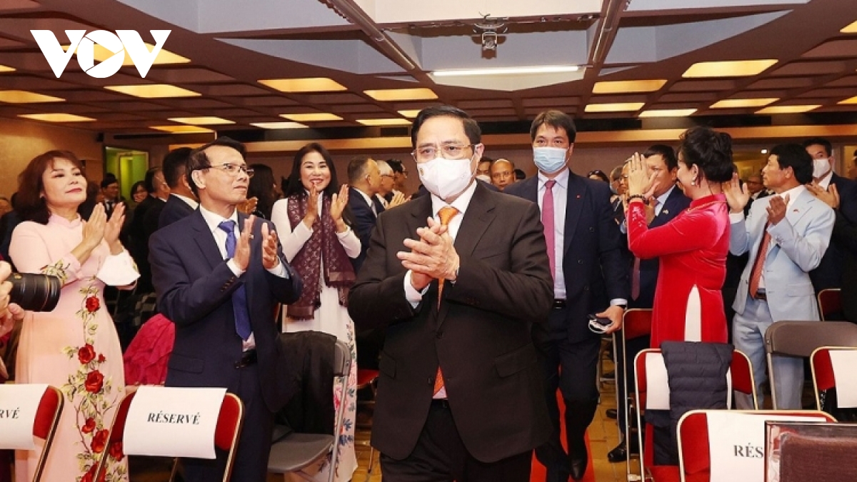 PM hails Vietnamese expatriates’ contributions to fatherland